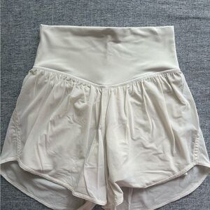 Lululemon Nulu and Mesh High Rise Yoga Short 3.5” Bone